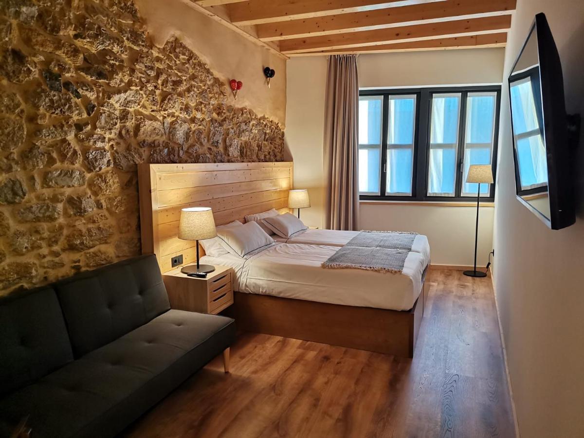 Apartamentos La Casina De Los Musicos Pola de Siero Luaran gambar